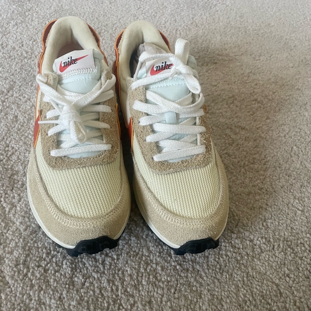 Nike Waffle Debut Vintage Running Shoe - Women's